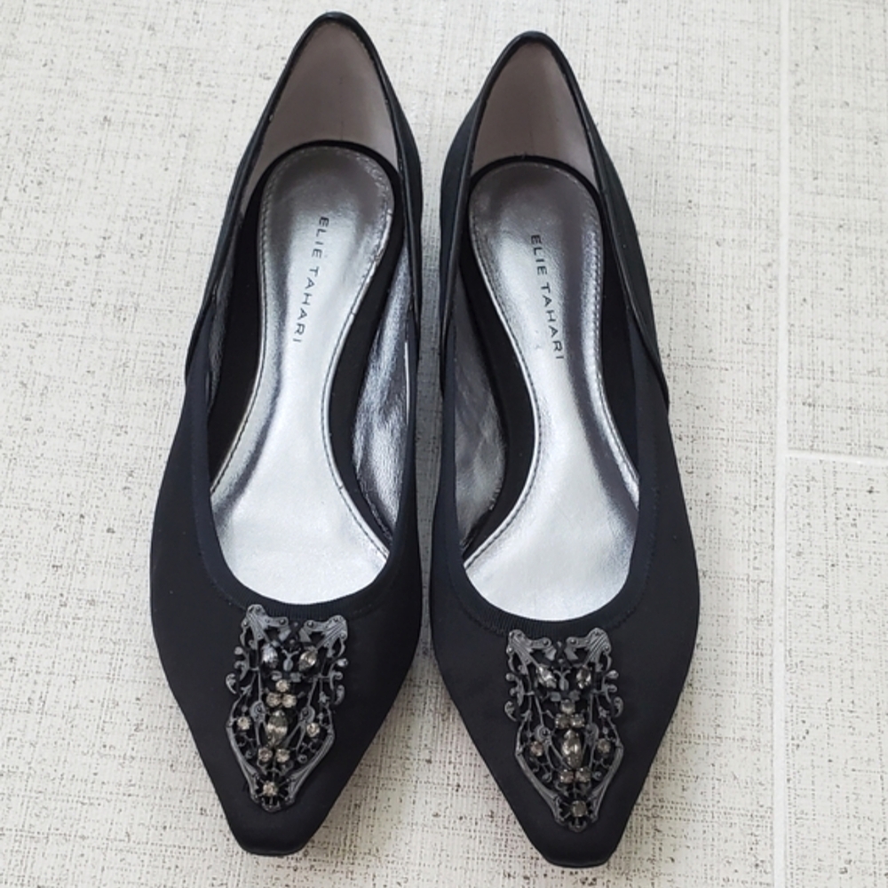 Elie Tahari Gothic Elegant Rhinestone Brooch Point Toe Flats, Leather Sole Wm 7